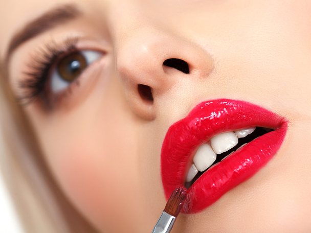 Woman with red lips - 写真・画像