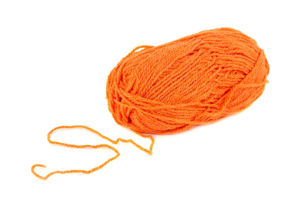 Le fil à tricoter griffe isolé sur fond blanc. - Photo, image