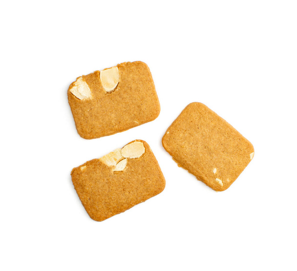 Ginger Snap Aislado. Nuez de jengibre rectangular, galletas cuadradas con canela, clavo y tuercas Top View - Foto, Imagen