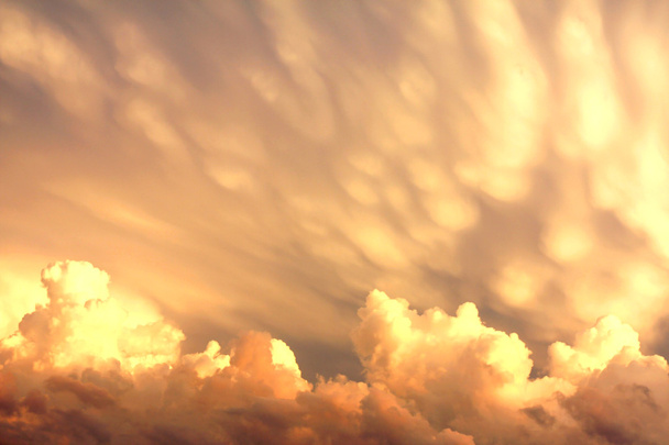 Маммат и кучевые облака после шторма
 - Фото, изображение