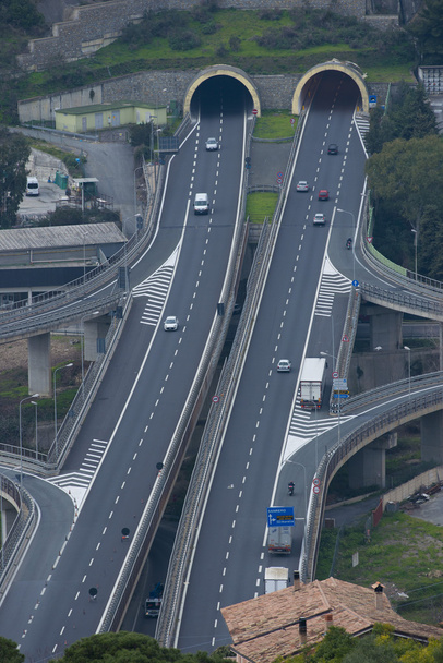 Viadukt over de snelweg - Foto, afbeelding