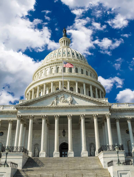 Здание Капитолия в Вашингтоне, США - Фото, изображение