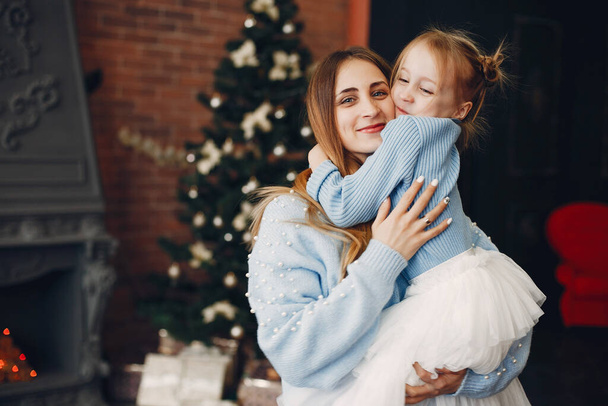 Mother with cute daughter at home - Foto, Imagem