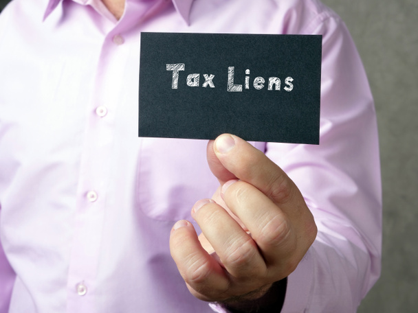  Právní koncept znamenající daňové zatížení se znaménkem na stránce - Fotografie, Obrázek