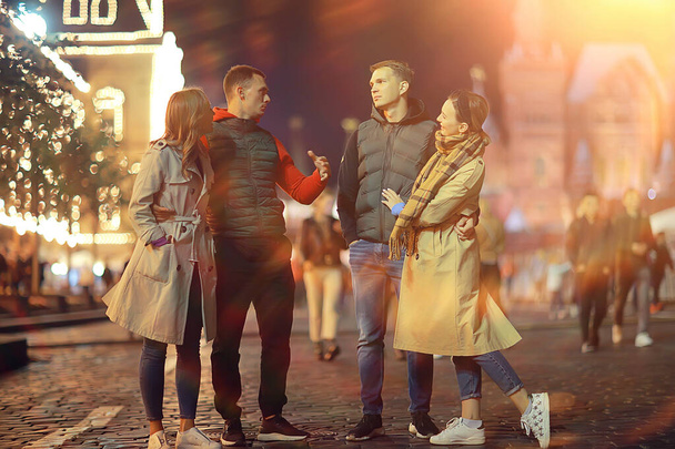 red square evening winter, a group of friends for a walk new year christmas moscow russia - Zdjęcie, obraz