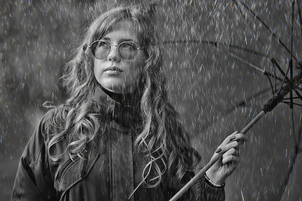 seasonal autumn portrait, sad girl with umbrella, november seasonal virus immunity on a walk - Fotografie, Obrázek