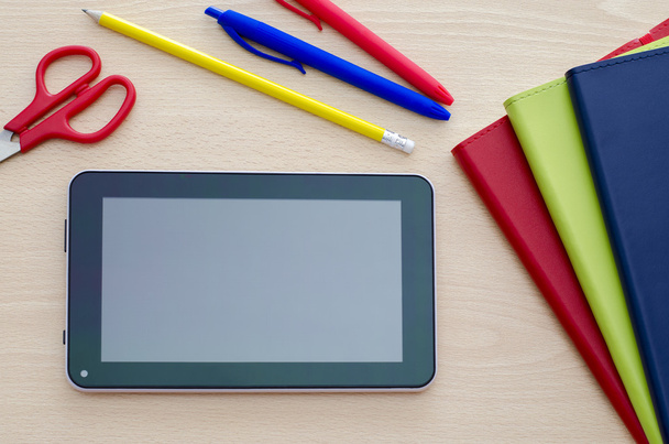 tablet pc on a Classroom Desk - Foto, afbeelding
