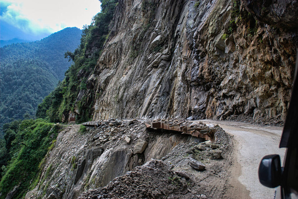 Przełęcze wysokogórskie w Lachun, Sikkim, Indie. - Zdjęcie, obraz
