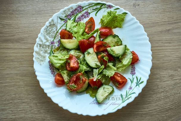 salade de légumes frais, tomates, concombre chou chinois - Photo, image