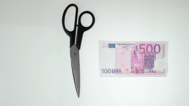 Man cutting euro banknote - Footage, Video