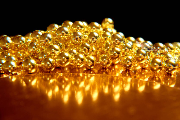kultainen glitter koruja abstrakti tausta. Käsite kauneus ja muoti rakenne - Valokuva, kuva