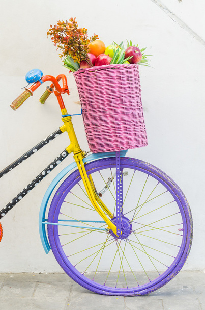 bicicleta con cesta - Foto, Imagen