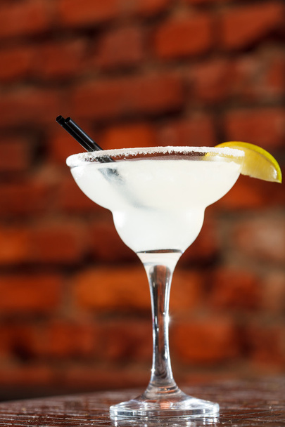 Cocktail with lemon - Foto, Imagen