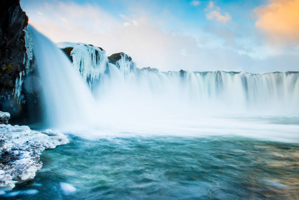 Godafoss Wasserfall auf dem Fluss Skjalfandafljot, Island, Europa. - Foto, Bild