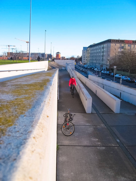 Βερολίνο, Γερμανία - 01 Μαρτίου 2020: Το Velodrom είναι μια εσωτερική πίστα ποδηλασίας στην περιοχή Prenzlauer Berg, Βερολίνο - Φωτογραφία, εικόνα