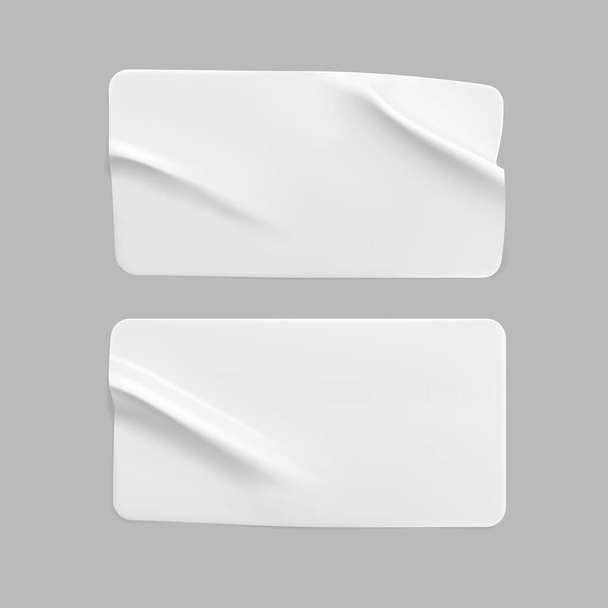 White glued crumpled rectangle stickers mock up set. Blank white adhesive paper or plastic sticker label with wrinkled and creased effect. Template label tags close up. 3d realistic vector - Vector, imagen