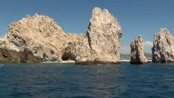メキシコ - カボ サン ルーカス - 岩とビーチ - エル アルコ カボ サン ルーカス - 映像、動画