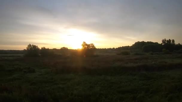 列車の窓から夜明け - 映像、動画