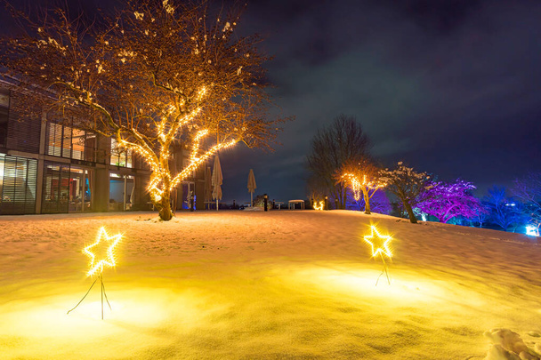 Bela iluminação de Natal com atmosfera colorida no Princely Winter Glow em Bad Waldsee, na Alta Suábia - Foto, Imagem