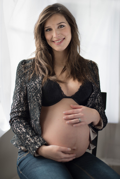 μοντέρνα εγκυμονούσα γυναίκα - Φωτογραφία, εικόνα