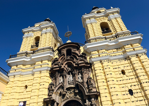 Monasterio de San Francisco, centro de Lima, Perú
 - Foto, Imagen