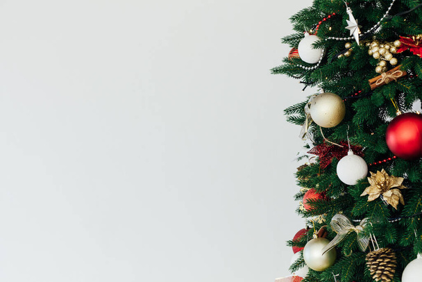 Ağaç dalları, Noel ağacı süslemesi, yeni yıl tabelası. - Fotoğraf, Görsel