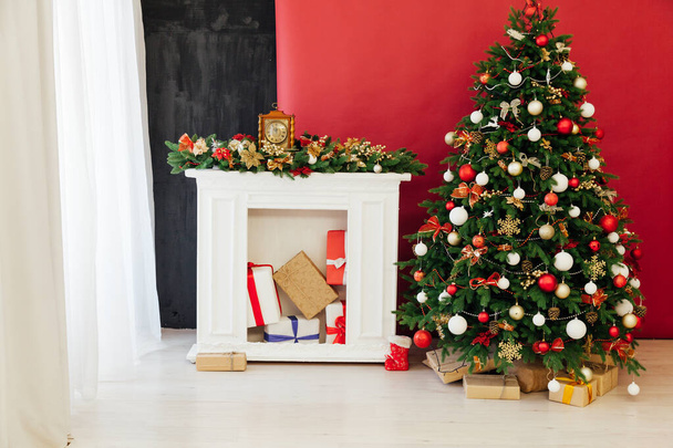 Christmas tree with gifts decor garland New Year card - Fotoğraf, Görsel