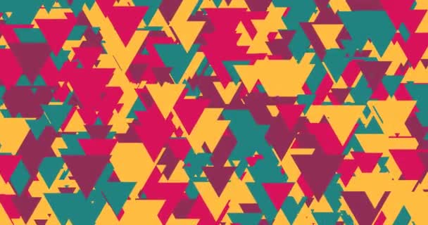 Πολύχρωμα αφηρημένα τρίγωνα κινούνται αργά. Αφηρημένη γεωμετρική κίνηση 4k animation με σχήματα πολυγώνου. Σύγχρονη προφύλαξη. - Πλάνα, βίντεο