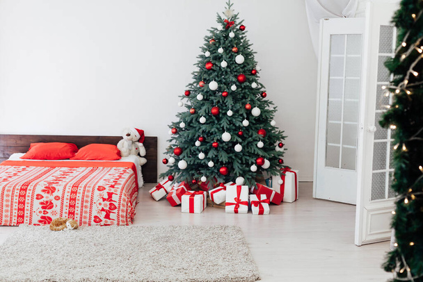 dormitorio Navidad decoraciones árbol de Navidad invierno año nuevo - Foto, Imagen