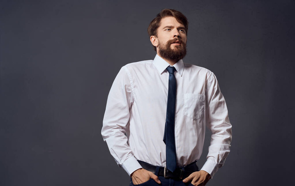 Muž v košili s kravatou office manager finance emoce podnikatel - Fotografie, Obrázek