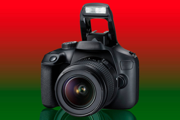 камера чорного кольору крупним планом для фотографії
 - Фото, зображення