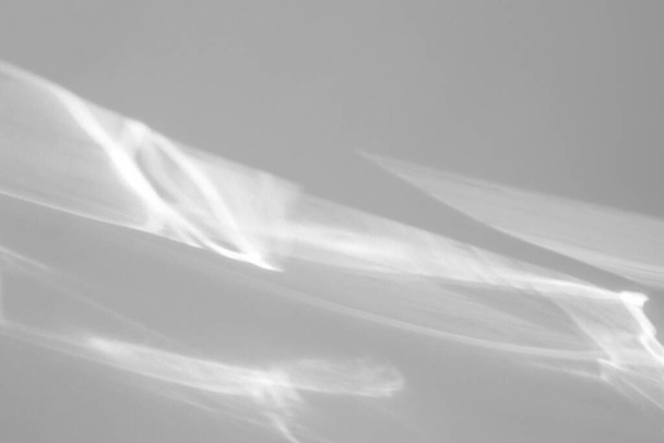 sombra e efeito cáustico leve em uma parede branca - Foto, Imagem