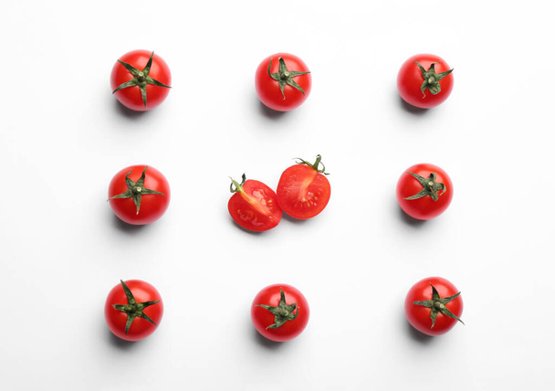 Fresh ripe cherry tomatoes on white background, top view - Foto, Bild