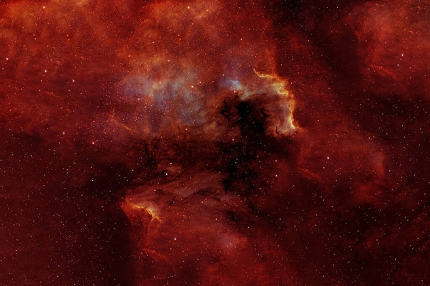 Czerwona galaktyka w kosmosie. Elementy tego obrazu zostały dostarczone przez NASA. Wysokiej jakości zdjęcie - Zdjęcie, obraz
