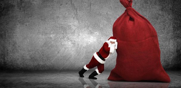 Wesołych Świąt kartka z życzeniami, koncepcja projektu Świętego Mikołaja. - Zdjęcie, obraz
