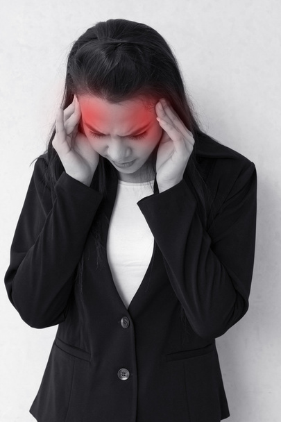 vrouw met hoofdpijn, migraine, stress, slapeloosheid, kater met  - Foto, afbeelding