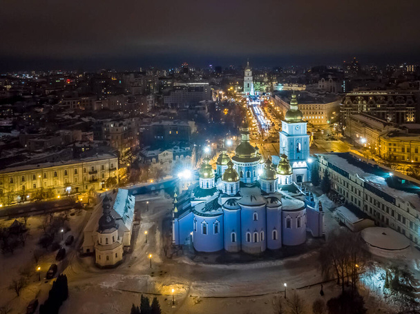 Luchtfoto van de St Michaels kathedraal in Kiev, Oekraïne - Foto, afbeelding