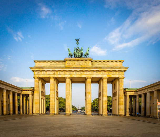 Brandenburg kapısı yaz günü, Berlin - Fotoğraf, Görsel