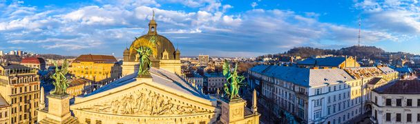 Widok z powietrza na Lwów, Ukraina - Zdjęcie, obraz