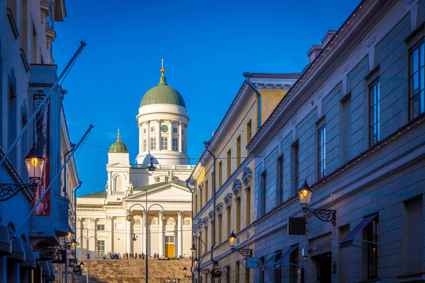 Helsinki katedrális a napsütéses napon - Fotó, kép