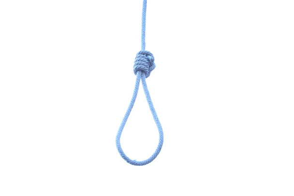 Nudo de cuerda colgante con cielo azul - Foto, imagen