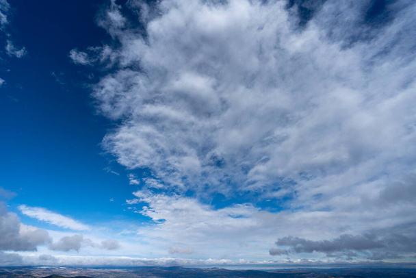 地平線の山脈の空の背景 - 写真・画像