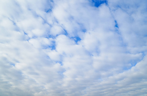 blue sky with white clouds. calmness and meditation.  - Zdjęcie, obraz