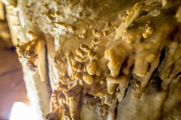 Чудова печера в Іспанії (Європа). - Фото, зображення