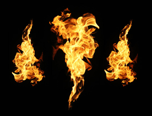 Коллекция огня изолированы на черном фоне - Фото, изображение