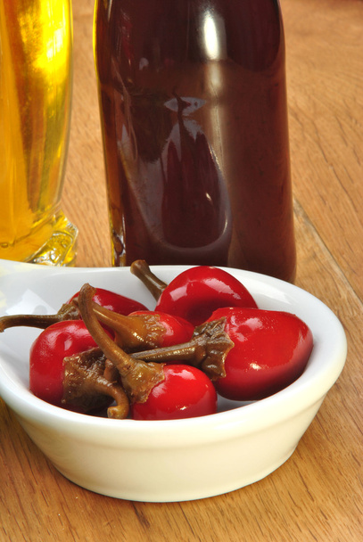 Některé organické červené cherry paprika slunečnicový olej - Fotografie, Obrázek