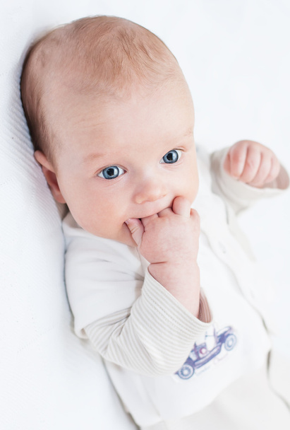 schattig pasgeboren baby jongen  - Foto, afbeelding