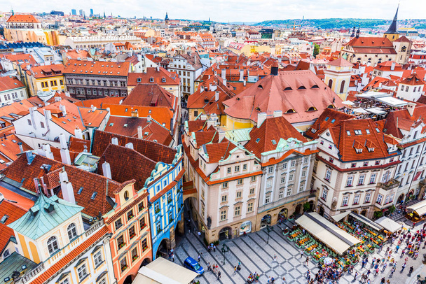 PRAGA, CHECIA - 25 DE JUNIO DE 2016: Vista aérea de Praga, Chequia (República Checa)). - Foto, Imagen