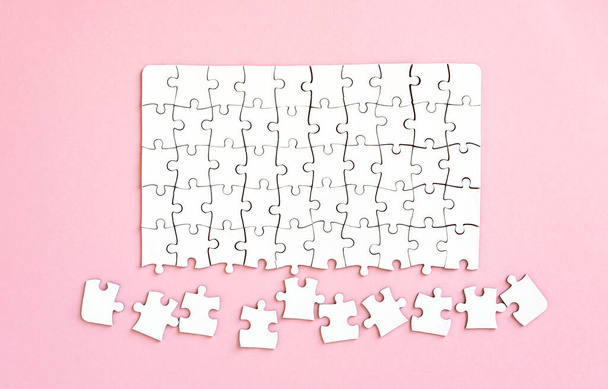 Unfinished jigsaw puzzle - Φωτογραφία, εικόνα