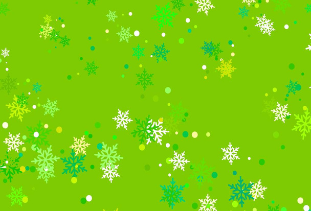 ライトグリーン、クリスマスの雪片と黄色のベクトルパターン。抽象的な背景にグラデーションを持つカラフルな雪の結晶。ビジネス広告の新年デザイン. - ベクター画像